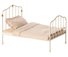Load image into Gallery viewer, Vintage Double Bed, Mouse