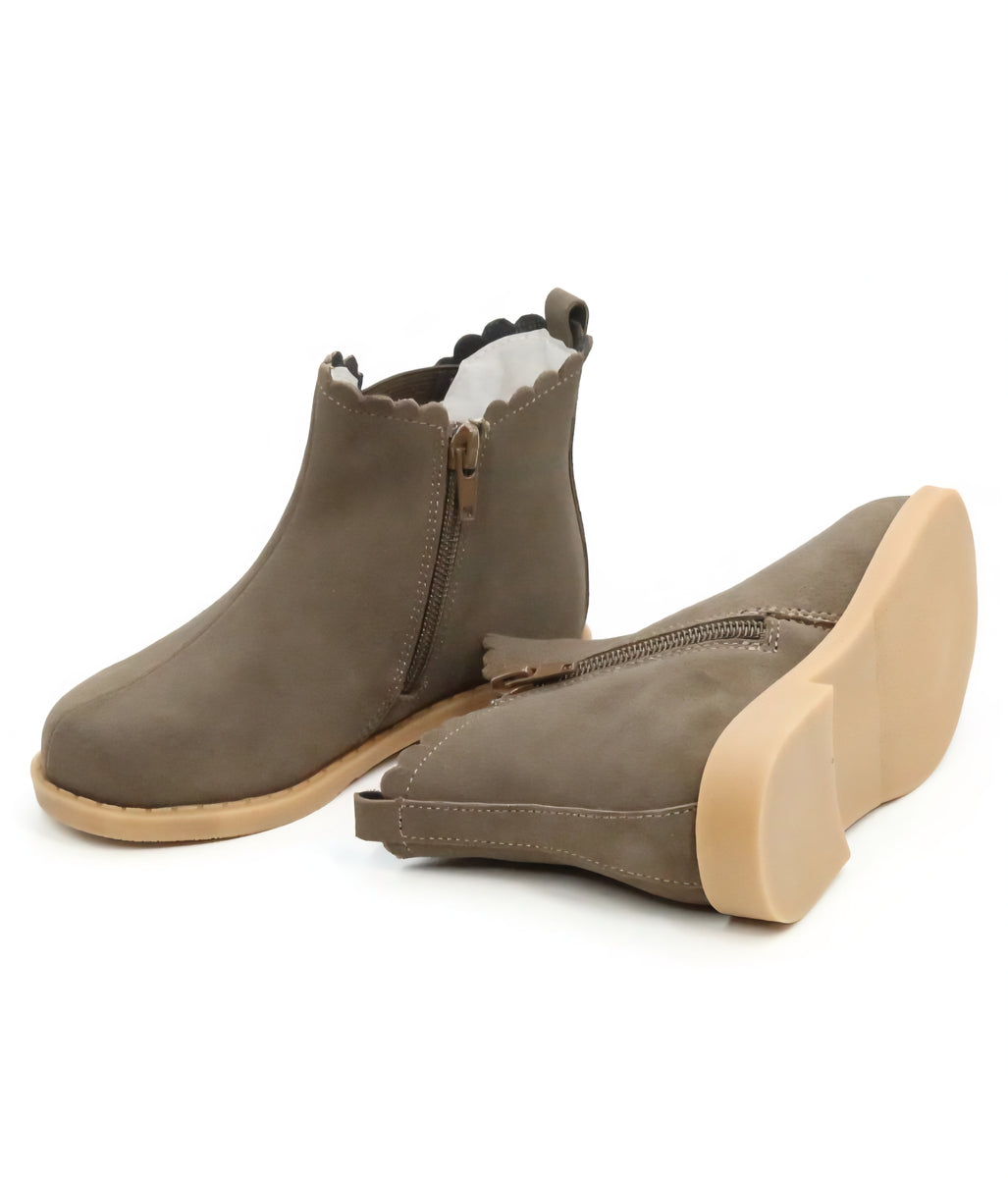 Nicola Scalloped Chelsea Boot Brown