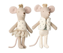 Load image into Gallery viewer, Royal Twins, Mice in Matchbox
