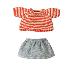 Knitted Sweater and Skirt, Mouse