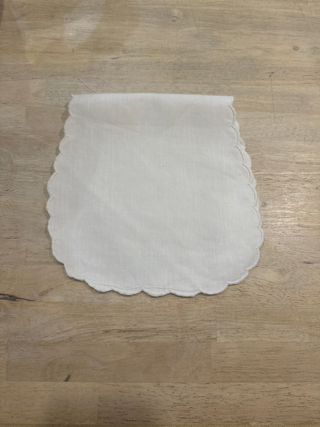 White Linen Burp Cloth Scallp