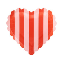 Load image into Gallery viewer, Scalloped Striped Heart Plate Set
