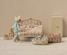 Load image into Gallery viewer, Vintage Double Bed, Mouse
