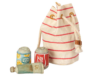 Bag with Beach Essentials, Mouse