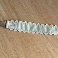 Load image into Gallery viewer, Ric-Rac Paci Clip
