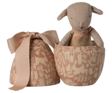 Load image into Gallery viewer, Easter Egg w/ Micro Lamb
