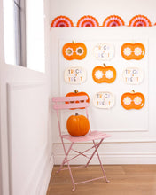 Load image into Gallery viewer, Trick or Treat Word Bubble Shaped Paper Plate
