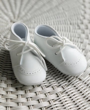 Load image into Gallery viewer, Benny Leather Crib Shoe
