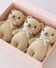 Load image into Gallery viewer, Baby Cuddle and Kind

