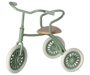 Abri a Tricycle, Mouse