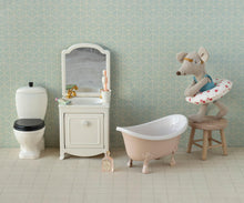 Load image into Gallery viewer, Bathtub, Mouse
