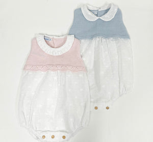 Eyelet with Knit Bubble